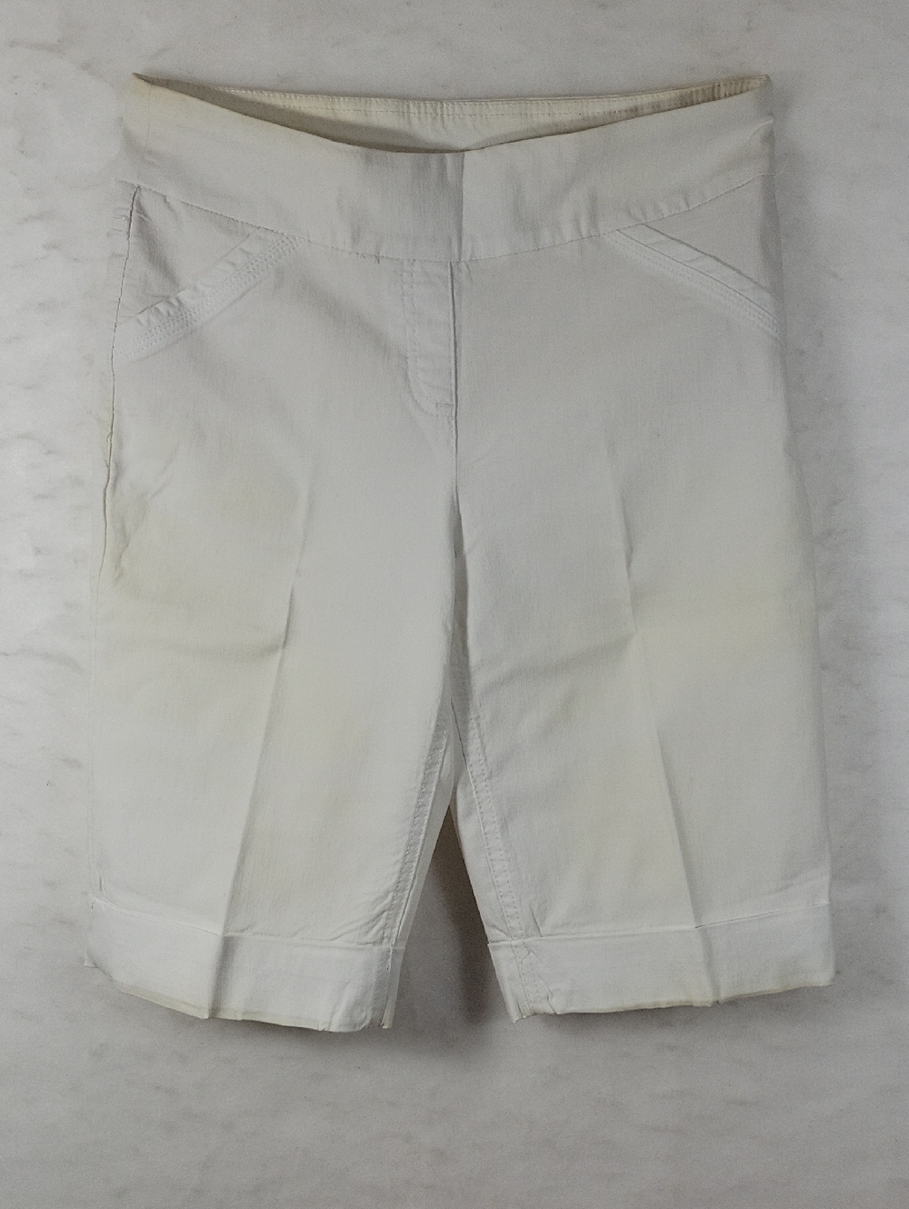 Westbound White Knee-Length Stretch Shorts